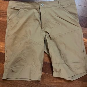 🛑Sold🛑Kuhl Renagade shorts size 40